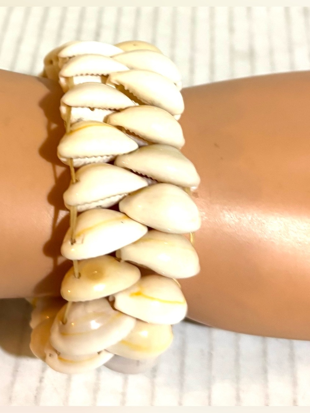 Natural White Shell Stretch Bracelet for Women